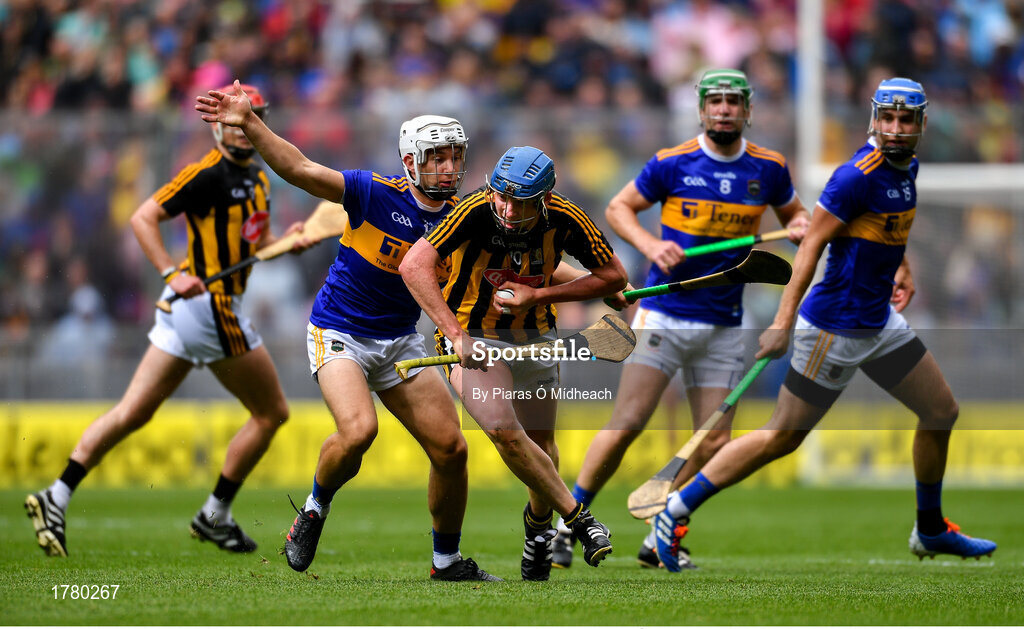 18 August 2019; John Donnelly of Kilkenny in action against Niall OMeara of Tipperary during the GAA Hurling All-Ireland Senior Championship Final match between Kilkenny and Tipperary at Croke Park in Dublin. Photo by Piaras Ó Mídheach/Sportsfile