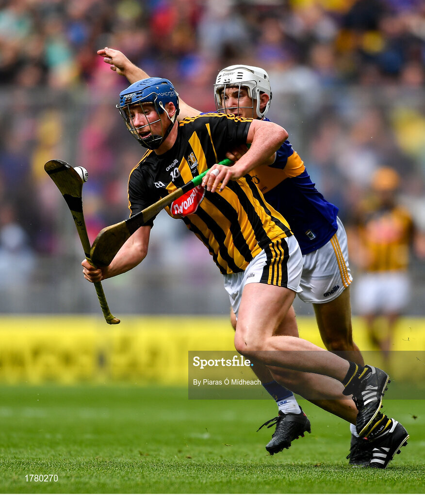18 August 2019; John Donnelly of Kilkenny in action against Niall OMeara of Tipperary during the GAA Hurling All-Ireland Senior Championship Final match between Kilkenny and Tipperary at Croke Park in Dublin. Photo by Piaras Ó Mídheach/Sportsfile