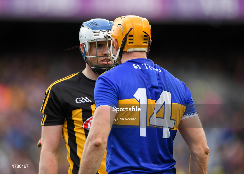 18 August 2019; Huw Lawlor of Kilkenny during a coming togehter with Séamus Callanan of Tipperary during the GAA Hurling All-Ireland Senior Championship Final match between Kilkenny and Tipperary at Croke Park in Dublin. Photo by Eóin Noonan/Sportsfile