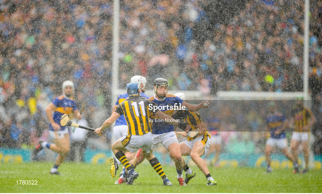 18 August 2019; Jason Forde of Tipperary in action against TJ Reid of Kilkenny during the GAA Hurling All-Ireland Senior Championship Final match between Kilkenny and Tipperary at Croke Park in Dublin. Photo by Eóin Noonan/Sportsfile