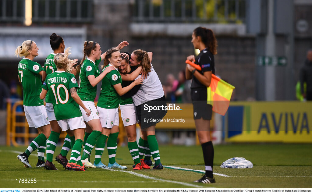 3 September 2019; Tyler Toland of Republic of Ireland, second from right, celebrates with team-mates after scoring her side's first goal during the UEFA Women's 2021 European Championships Qualifier - Group I match between Republic of Ireland and Montenegro at Tallaght Stadium in Dublin. Photo by Stephen McCarthy/Sportsfile