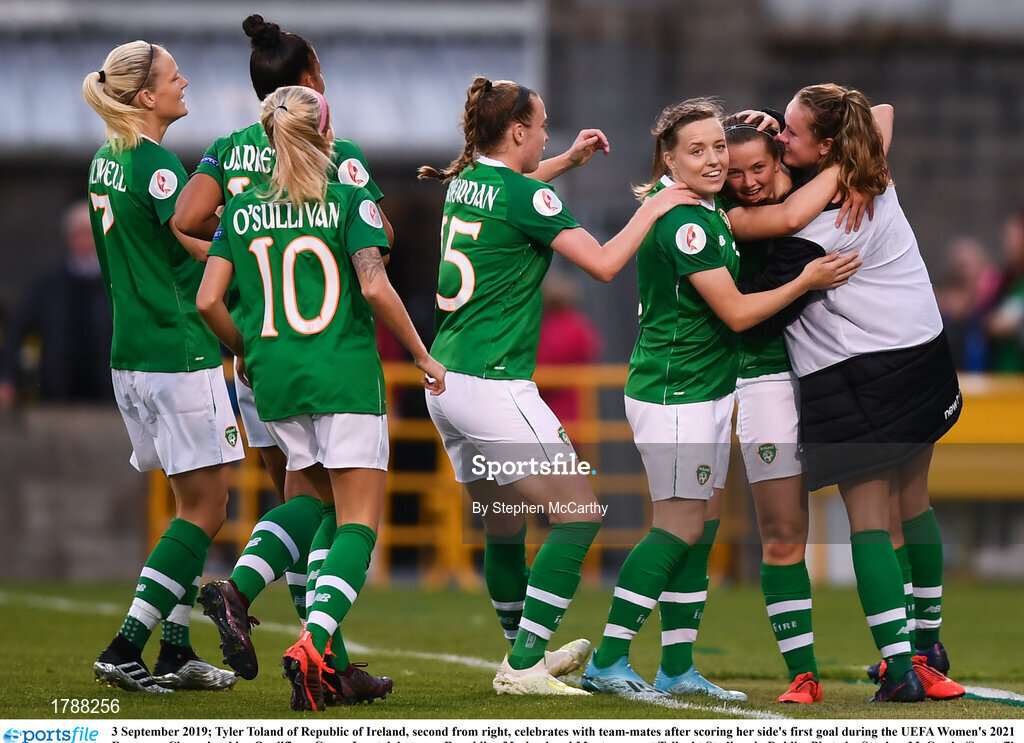 3 September 2019; Tyler Toland of Republic of Ireland, second from right, celebrates with team-mates after scoring her side's first goal during the UEFA Women's 2021 European Championships Qualifier - Group I match between Republic of Ireland and Montenegro at Tallaght Stadium in Dublin. Photo by Stephen McCarthy/Sportsfile