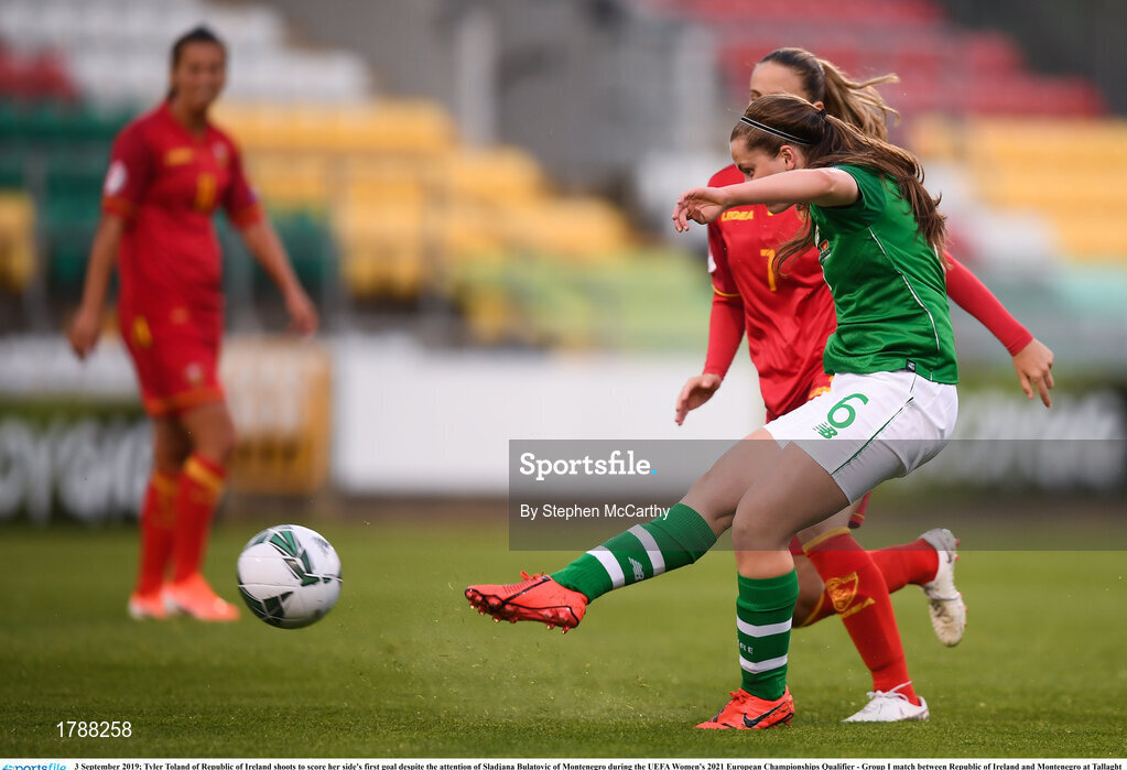 3 September 2019; Tyler Toland of Republic of Ireland shoots to score her side's first goal despite the attention of Sladjana Bulatovic of Montenegro during the UEFA Women's 2021 European Championships Qualifier - Group I match between Republic of Ireland and Montenegro at Tallaght Stadium in Dublin. Photo by Stephen McCarthy/Sportsfile