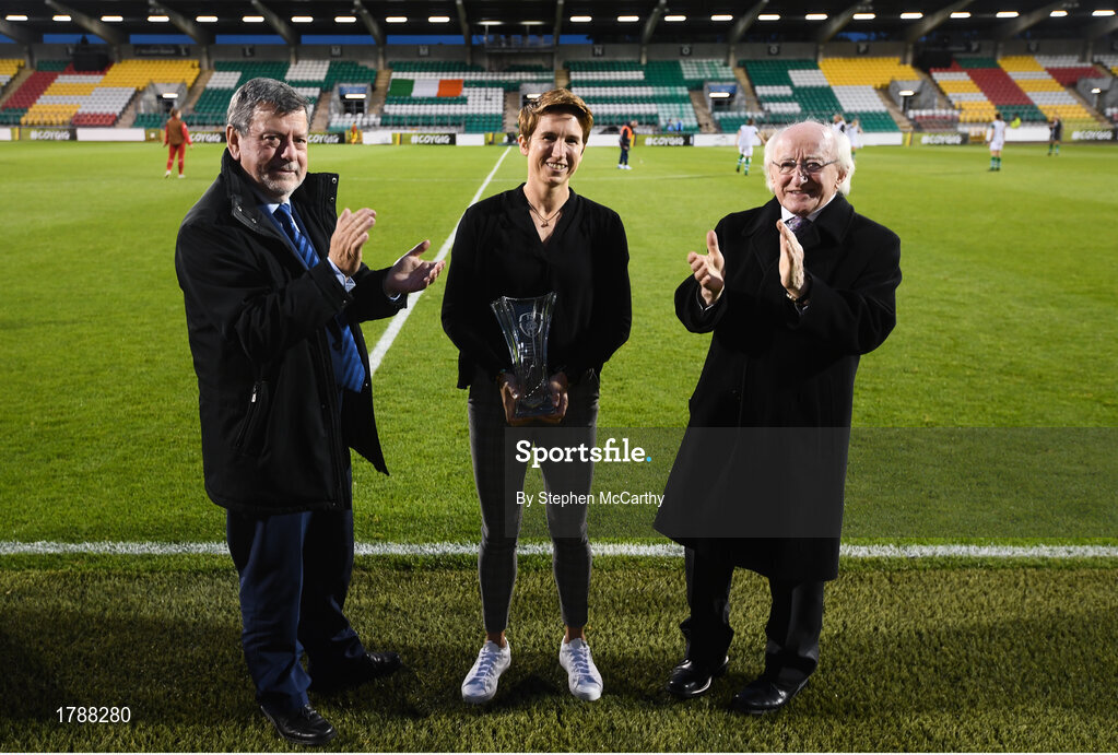 3 September 2019; President of Ireland Michael D. Higgins, right, and FAI President Donal Conway, left, make a presentation to referee Michelle O'Neill at half-time of the UEFA Women's 2021 European Championships Qualifier - Group I match between Republic of Ireland and Montenegro at Tallaght Stadium in Dublin. Photo by Stephen McCarthy/Sportsfile