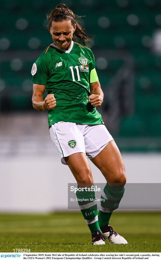 3 September 2019; Katie McCabe of Republic of Ireland celebrates after scoring her side's second goal, a penalty, during the UEFA Women's 2021 European Championships Qualifier - Group I match between Republic of Ireland and Montenegro at Tallaght Stadium in Dublin. Photo by Stephen McCarthy/Sportsfile