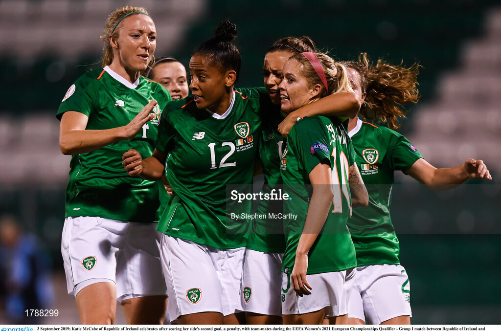 3 September 2019; Katie McCabe of Republic of Ireland celebrates after scoring her side's second goal, a penalty, with team-mates during the UEFA Women's 2021 European Championships Qualifier - Group I match between Republic of Ireland and Montenegro at Tallaght Stadium in Dublin. Photo by Stephen McCarthy/Sportsfile