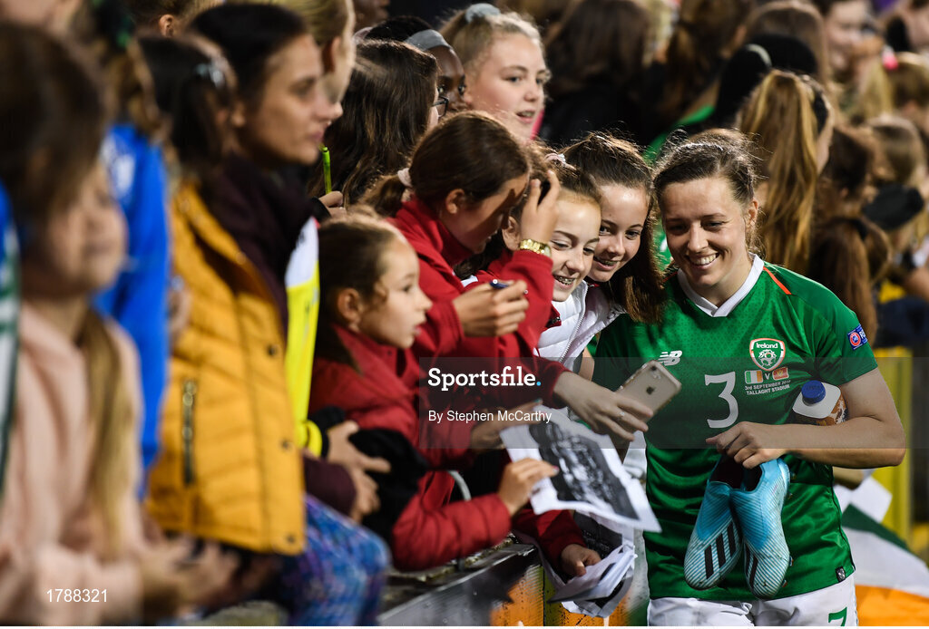 3 September 2019; Harriet Scott of Republic of Ireland with supporters following the UEFA Women's 2021 European Championships Qualifier - Group I match between Republic of Ireland and Montenegro at Tallaght Stadium in Dublin. Photo by Stephen McCarthy/Sportsfile