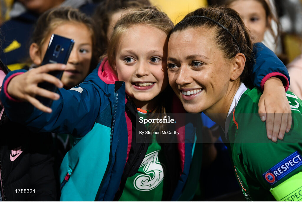 3 September 2019; Katie McCabe of Republic of Ireland with supporters following the UEFA Women's 2021 European Championships Qualifier - Group I match between Republic of Ireland and Montenegro at Tallaght Stadium in Dublin. Photo by Stephen McCarthy/Sportsfile