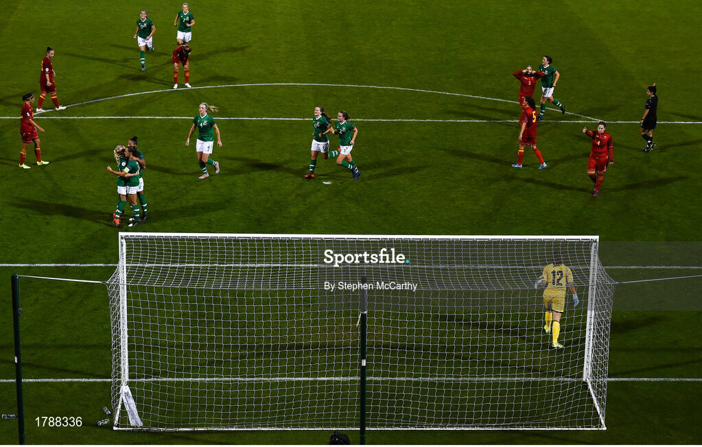 3 September 2019; Katie McCabe of Republic of Ireland celebrates with team-mates after scoring her side's second goal, a penalty, during the UEFA Women's 2021 European Championships Qualifier - Group I match between Republic of Ireland and Montenegro at Tallaght Stadium in Dublin. Photo by Stephen McCarthy/Sportsfile