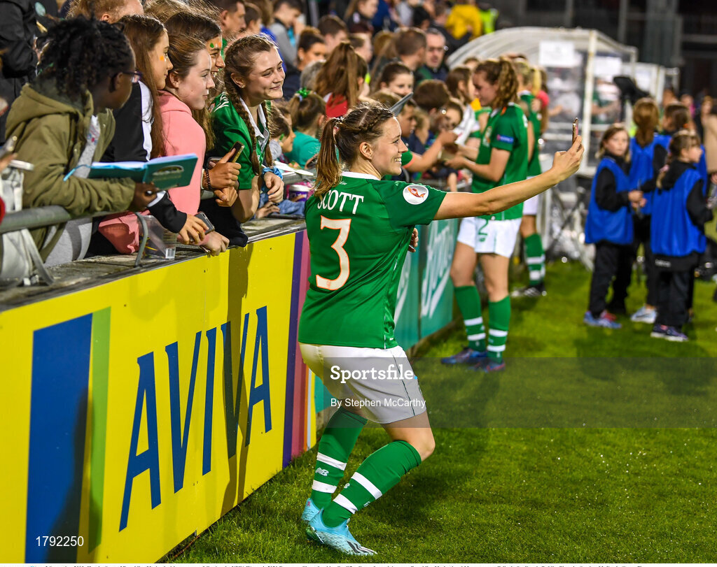 3 September 2019; Harriet Scott of Republic of Ireland with supporters following the UEFA Women's 2021 European Championships Qualifier Group I match between Republic of Ireland and Montenegro at Tallaght Stadium in Dublin. Photo by Stephen McCarthy/Sportsfile