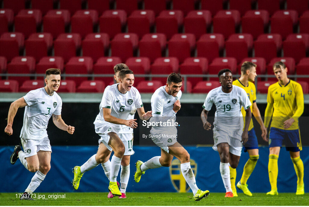 10 September 2019; Troy Parrott of Republic of Ireland, centre, celebrates with team-mates after scoring their side's first goal to equalise during the UEFA European U21 Championship Qualifier Group 1 match between Sweden and Republic of Ireland at Guldfågeln Arena in Hansa City, Kalmar, Sweden. Photo by Suvad Mrkonjic/Sportsfile