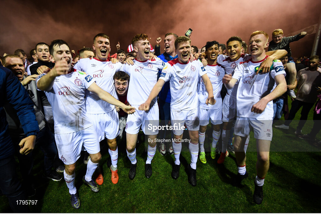13 September 2019; Shelbourne players celebrate promotion to the SSE Airtricity League Premier Division following the SSE Airtricity League First Division match between Drogheda United and Shelbourne at United Park in Drogheda, Louth. Photo by Stephen McCarthy/Sportsfile