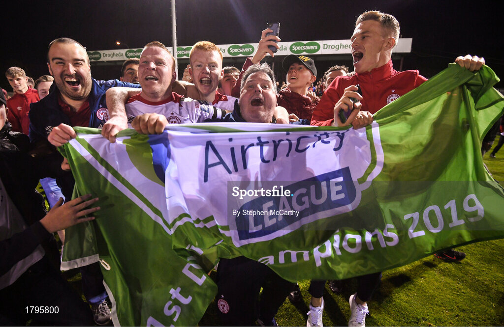 13 September 2019; Shelbourne players and supporters celebrate promotion to the SSE Airtricity League Premier Division following the SSE Airtricity League First Division match between Drogheda United and Shelbourne at United Park in Drogheda, Louth. Photo by Stephen McCarthy/Sportsfile