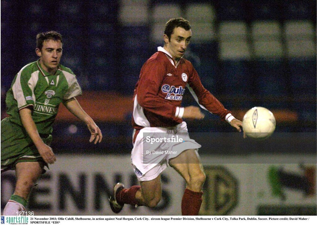21 November 2003; Ollie Cahill, Shelbourne, in action against Neal Horgan, Cork City.  eircom league Premier Division, Shelbourne v Cork City, Tolka Park, Dublin. Soccer. Picture credit; David Maher / SPORTSFILE *EDI*