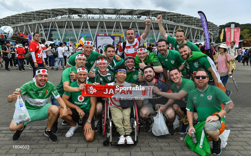 28 September 2019; Ireland and Japan supporters outside the stadium prior to the 2019 Rugby World Cup Pool A match between Japan and Ireland at the Shizuoka Stadium Ecopa in Fukuroi, Shizuoka Prefecture, Japan. Photo by Brendan Moran/Sportsfile
