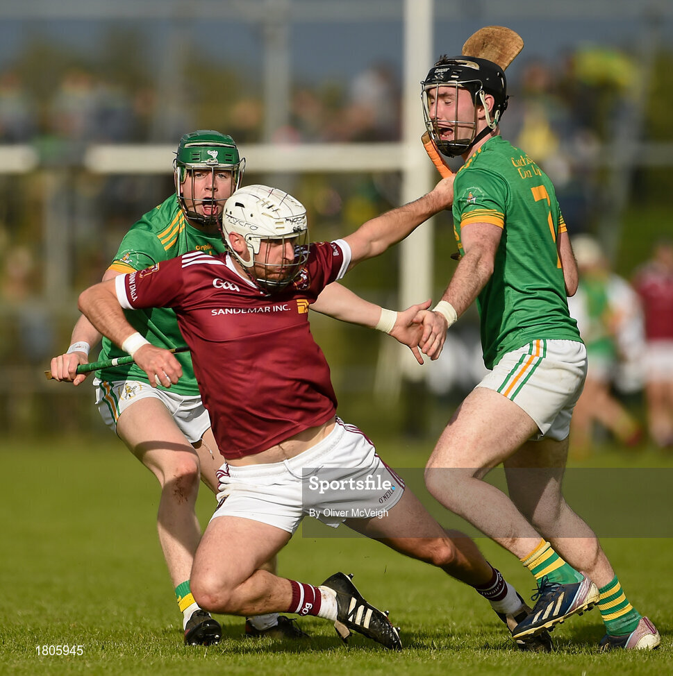 29 September 2019; Martin Burke of Cushendall Ruairí Óg in action against Paddy McGill and Ryan McGarry of Dunloy during the Antrim County Senior Club Hurling Final match between Cushendall Ruairí Óg and Dunloy at Ballycastle in Antrim. Photo by Oliver McVeigh/Sportsfile