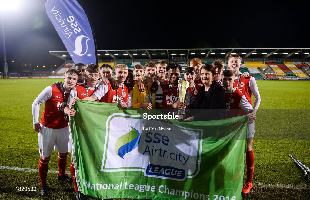 24 October 2019; Áine Plunkett, Lead marketing manager with SSE Airtricity, presents the trophy to Glory Nzingo of St Patricks Athletic following the SSE Airtricity Under-15 League Final match between Shamrock Rovers and St. Patrick's Athletic at Tallaght Stadium in Dublin. Photo by Eóin Noonan/Sportsfile