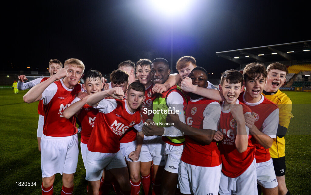 24 October 2019; St. Patrick's Athletic players celebrate following the SSE Airtricity Under-15 League Final match between Shamrock Rovers and St. Patrick's Athletic at Tallaght Stadium in Dublin. Photo by Eóin Noonan/Sportsfile