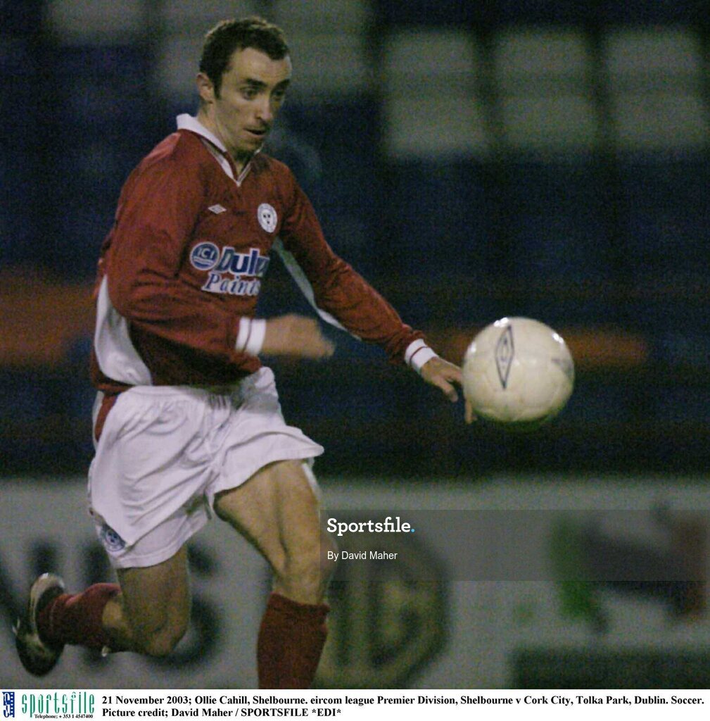 21 November 2003; Ollie Cahill, Shelbourne. eircom league Premier Division, Shelbourne v Cork City, Tolka Park, Dublin. Soccer. Picture credit; David Maher / SPORTSFILE *EDI*