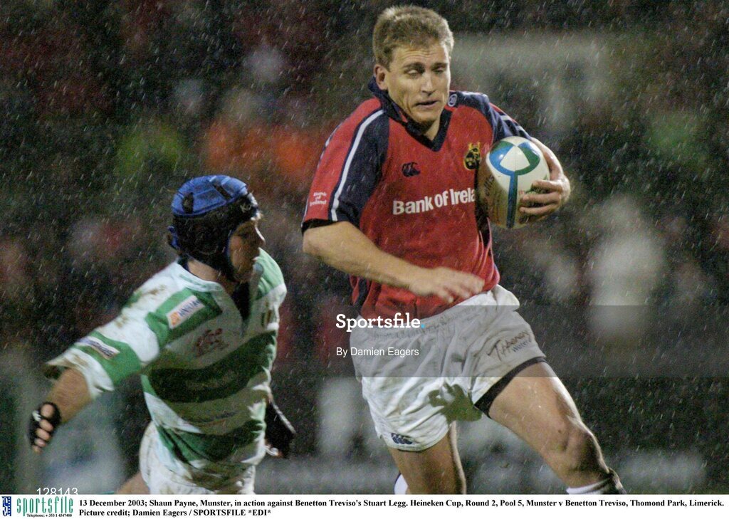 13 December 2003; Shaun Payne, Munster, in action against Benetton Treviso's Stuart Legg. Heineken Cup, Round 2, Pool 5, Munster v Benetton Treviso, Thomond Park, Limerick. Picture credit; Damien Eagers / SPORTSFILE *EDI*