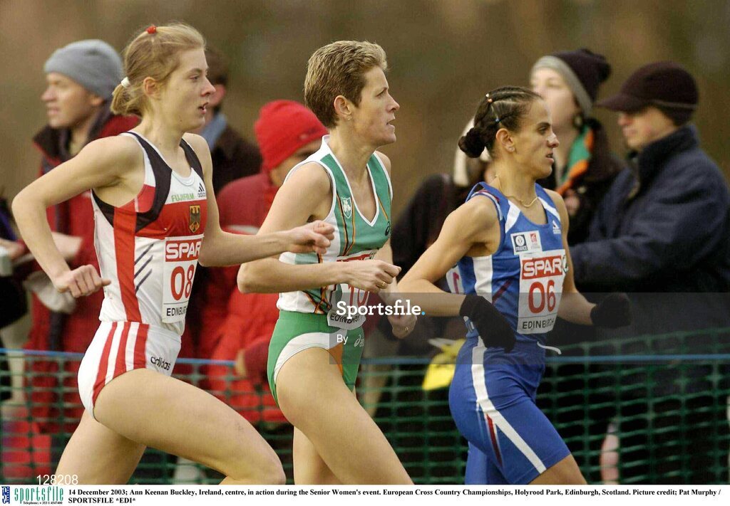 14 December 2003; Ann Keenan Buckley, Ireland, centre, in action during the Senior Women's event. European Cross Country Championships, Holyrood Park, Edinburgh, Scotland. Picture credit; Pat Murphy / SPORTSFILE *EDI*