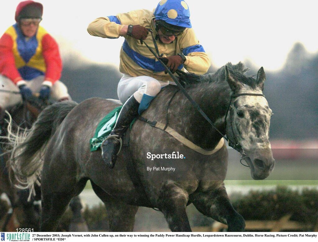 27 December 2003; Joseph Vernet, with John Cullen up, on their way to winning the Paddy Power Handicap Hurdle, Leopardstown Racecourse, Dublin. Horse Racing. Picture Credit; Pat Murphy / SPORTSFILE *EDI*