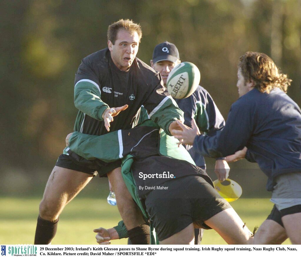 29 December 2003; Ireland's Keith Gleeson passes to Shane Byrne during squad training. Irish Rugby squad training, Naas Rugby Club, Naas, Co. Kildare. Picture credit; David Maher / SPORTSFILE *EDI*