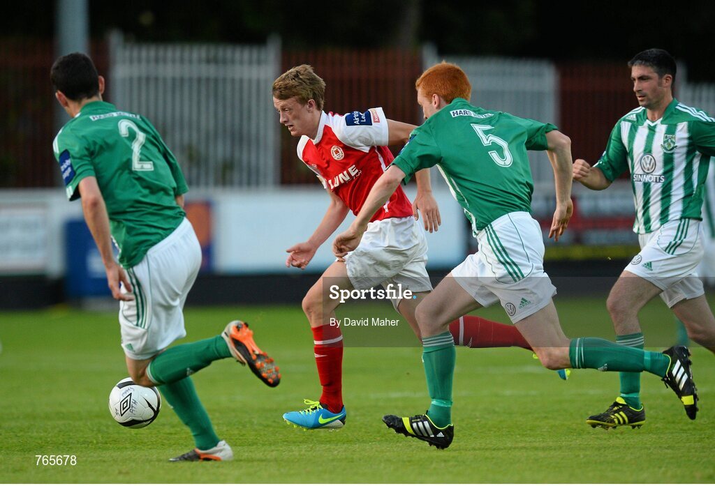 28 June 2013; Chris Forrester, St. Patrick’s Athletic, in action against David Webster, 2, and Adam Mitchell, Bray Wanderers. Airtricity League Premier Division, St. Patrick’s Athletic v Bray Wanderers, Richmond Park, Dublin. Picture credit: David Maher / SPORTSFILE