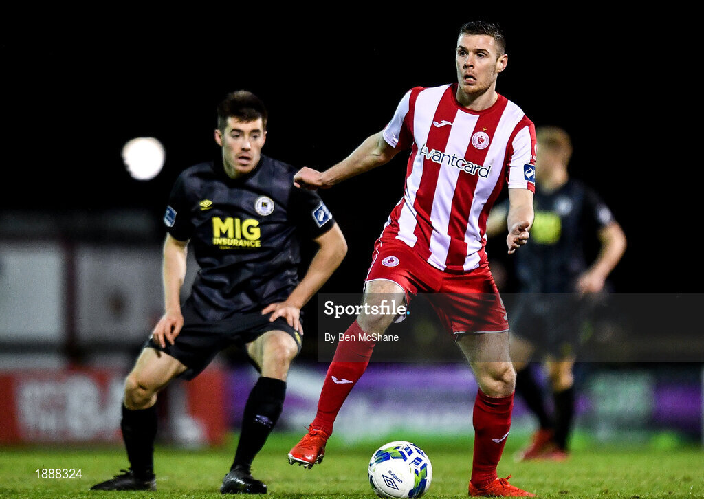 21 February 2020; Garry Buckley of Sligo Rovers and Lee Desmond of St Patrick's Athletic during the SSE Airtricity League Premier Division match between Sligo Rovers and St. Patrick's Athletic at The Showgrounds in Sligo. Photo by Ben McShane/Sportsfile