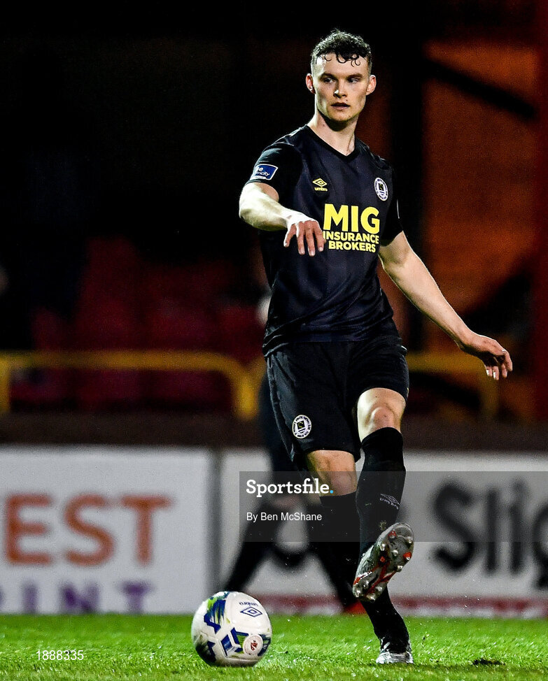 21 February 2020; Luke McNally of St Patrick's Athletic during the SSE Airtricity League Premier Division match between Sligo Rovers and St. Patrick's Athletic at The Showgrounds in Sligo. Photo by Ben McShane/Sportsfile