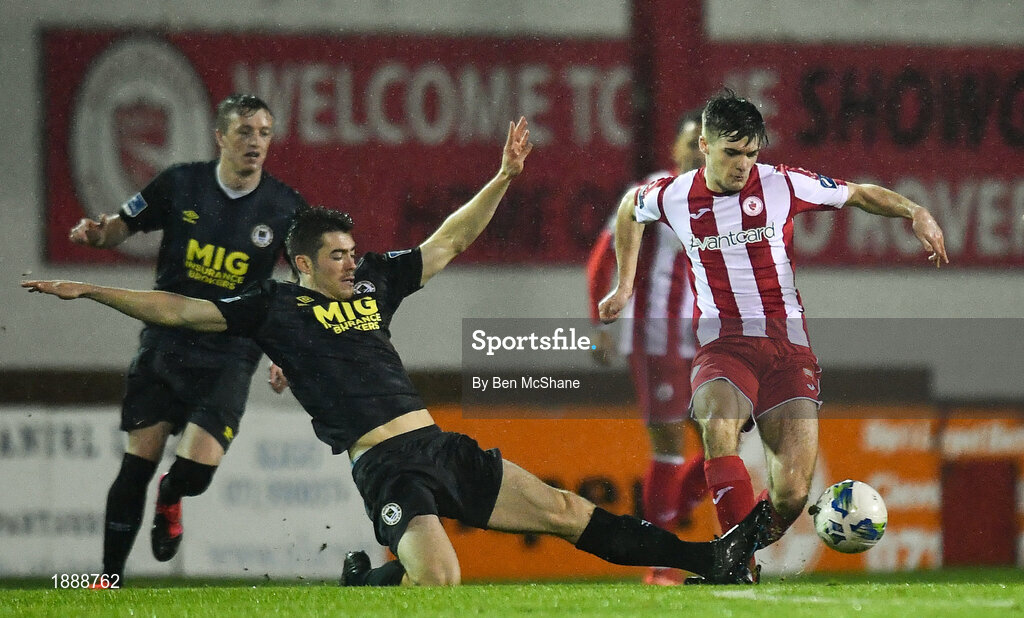 21 February 2020; Lee Desmond of St Patrick's Athletic and Niall Morahan of Sligo Rovers during the SSE Airtricity League Premier Division match between Sligo Rovers and St. Patrick's Athletic at The Showgrounds in Sligo. Photo by Ben McShane/Sportsfile