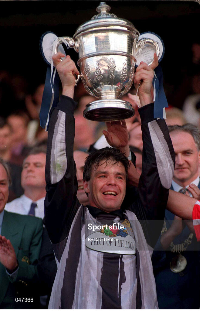 7 May 1995; Derry City captain Dermot O'Neill lifts the cup following the Bord Gáis League Cup Final between Derry City and Shelbourne at Lansdowne Road in Dublin. Photo by David Maher/Sportsfile