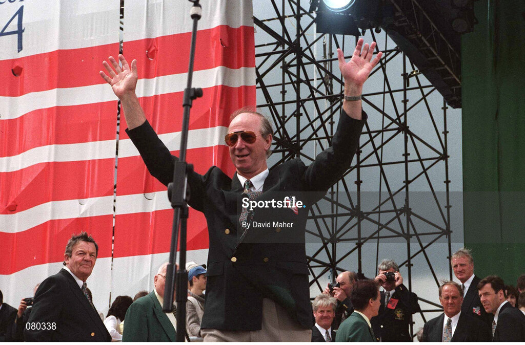 7 July 1994; Jack Charlton salutes the crowd in Dublin's Phoenix Park when the Republic of Ireland team returned from the 1994 World Cup in the USA. Photo by David Maher/Sportsfile