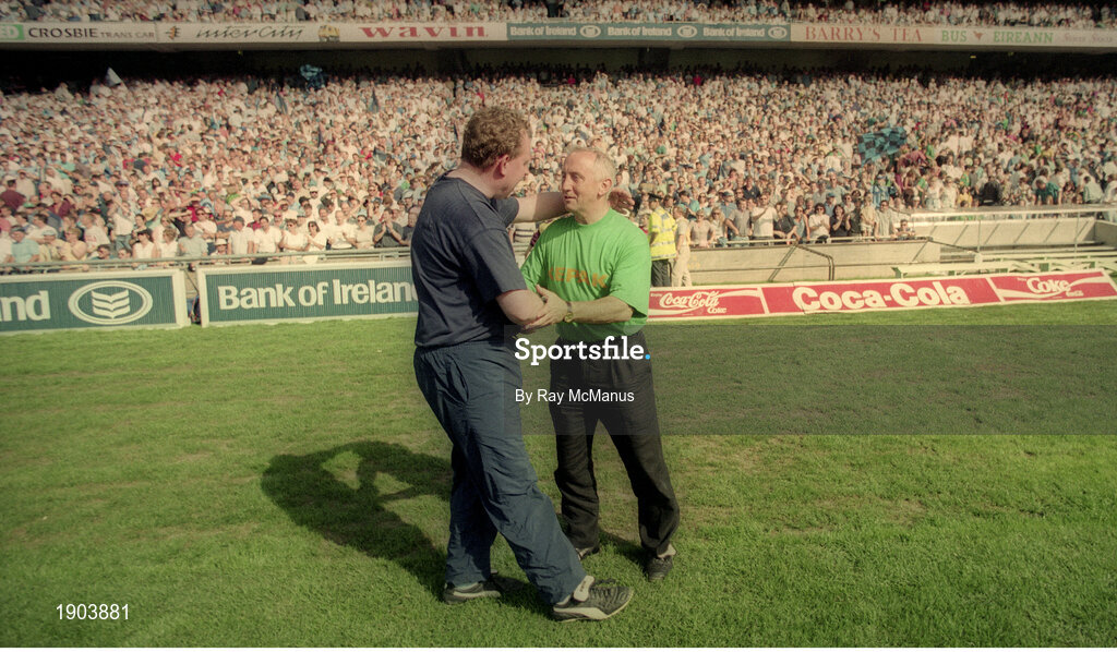 30 July 1995; Dublin manager Dr Pat O'Neill shakes hands with Meath manager Sean Boylan following the Bank of Ireland Leinster Senior Football Championship Final match between Dublin and Meath at Croke Park in Dublin. Photo by Ray McManus/Sportsfile