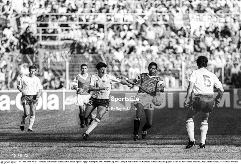 17 June 1990; Andy Townsend of Republic of Ireland in action against Gamal Abdelhamid of Egypt during the FIFA World Cup 1990 Group F match between Republic of Ireland and Egypt at Stadio La Favorita in Palermo, Italy. Photo by Ray McManus/Sportsfile