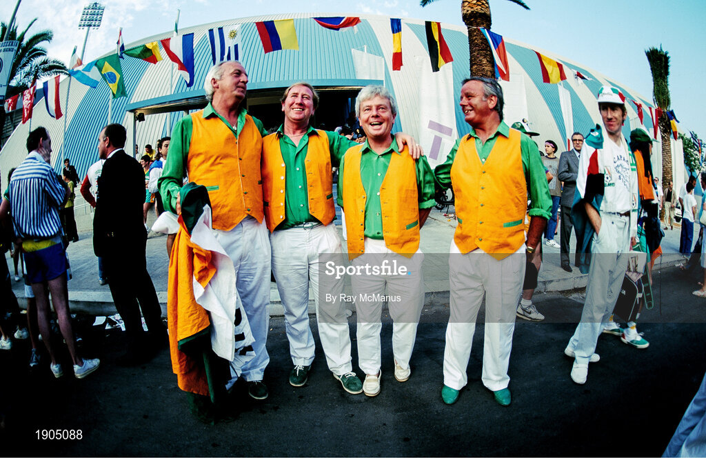 21 June 1990; Republic of Ireland supporters prior to the FIFA World Cup 1990 Group F match between Republic of Ireland and Netherlands at Stadio La Favorita in Palermo, Italy. Photo by Ray McManus/Sportsfile