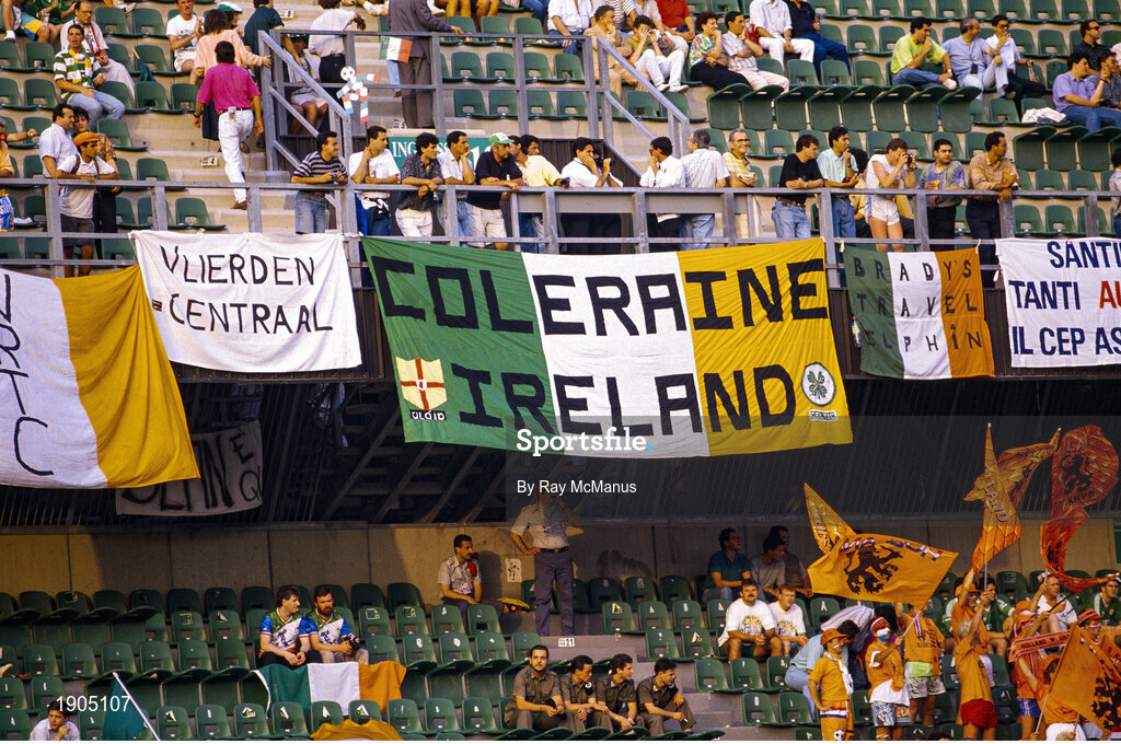 21 June 1990; Republic of Ireland supporters prior to the FIFA World Cup 1990 Group F match between Republic of Ireland and Netherlands at Stadio La Favorita in Palermo, Italy. Photo by Ray McManus/Sportsfile