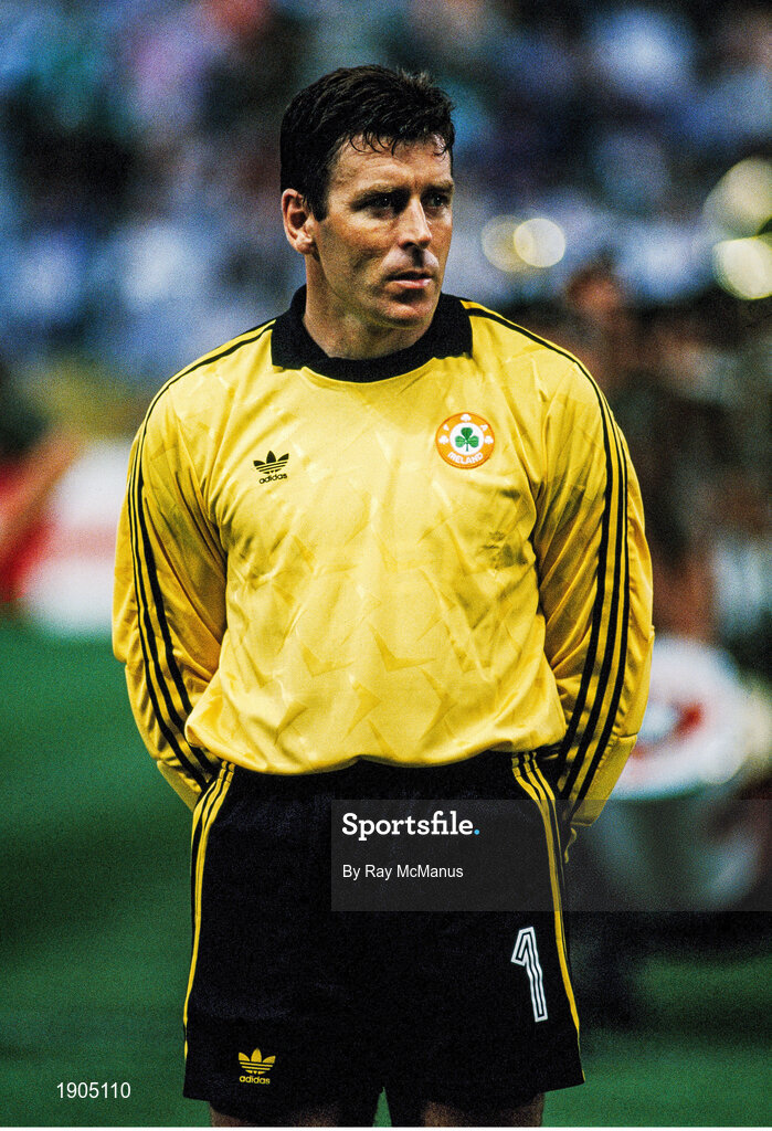 21 June 1990; Packie Bonner of Republic of Ireland ahead of the FIFA World Cup 1990 Group F match between Republic of Ireland and Netherlands at Stadio La Favorita in Palermo, Italy. Photo by Ray McManus/Sportsfile