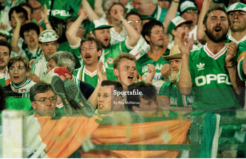 21 June 1990; Republic of Ireland supporters prior to the FIFA World Cup 1990 Group F match between Republic of Ireland and Netherlands at Stadio La Favorita in Palermo, Italy. Photo by Ray McManus/Sportsfile