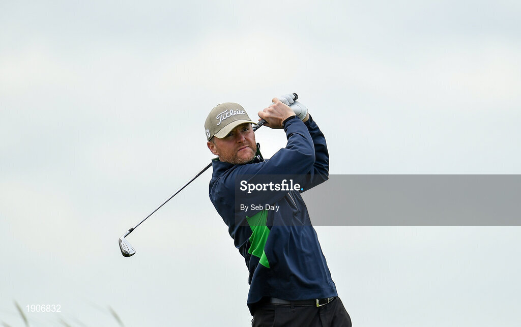 6 July 2020; Michael Hoey watches his tee shot on the first during the Flogas Irish Scratch Series at the Seapoint Golf Club in Termonfeckin, Louth. Photo by Seb Daly/Sportsfile