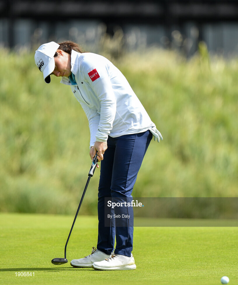 6 July 2020; Leona Maguire watches her putt on the 9th green during the Flogas Irish Scratch Series at the Seapoint Golf Club in Termonfeckin, Louth. Photo by Seb Daly/Sportsfile