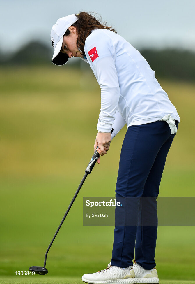 6 July 2020; Leona Maguire watches her putt on the 11th green during the Flogas Irish Scratch Series at the Seapoint Golf Club in Termonfeckin, Louth. Photo by Seb Daly/Sportsfile