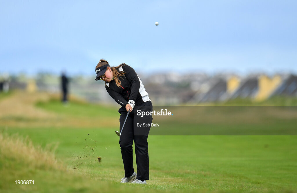 6 July 2020; Tara Laverty plays from the rough onto the 10th green during the Flogas Irish Scratch Series at the Seapoint Golf Club in Termonfeckin, Louth. Photo by Seb Daly/Sportsfile