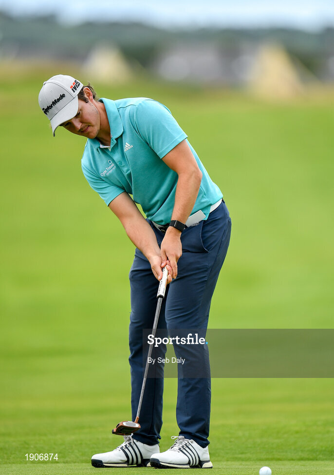 6 July 2020; John Ross Galbraith watches his putt on the 10th green during the Flogas Irish Scratch Series at the Seapoint Golf Club in Termonfeckin, Louth. Photo by Seb Daly/Sportsfile