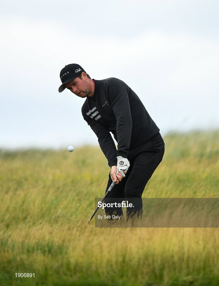 6 July 2020; Johnny Caldwell plays from the rough onto the 10th green during the Flogas Irish Scratch Series at the Seapoint Golf Club in Termonfeckin, Louth. Photo by Seb Daly/Sportsfile