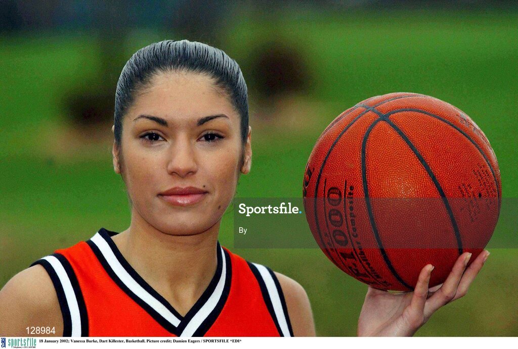 18 January 2002; Vanessa Burke, Dart Killester, Basketball. Picture credit; Damien Eagers / SPORTSFILE *EDI*