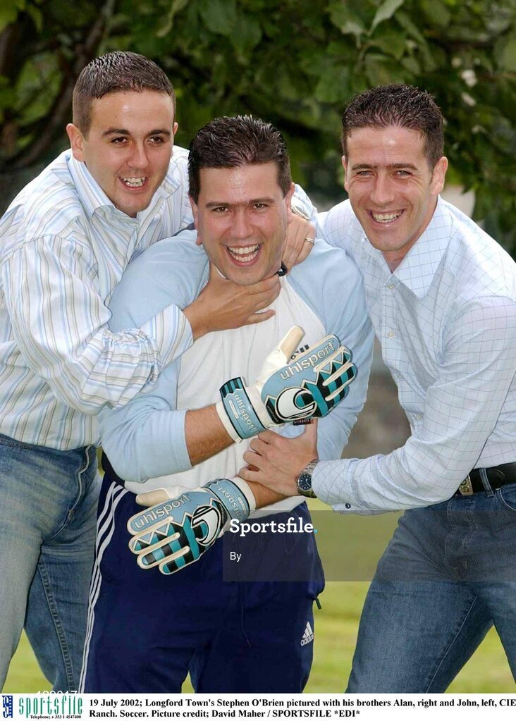 19 July 2002; Longford Town's Stephen O'Brien pictured with his brothers Alan, right and John, left, CIE Ranch. Soccer. Picture credit; David Maher / SPORTSFILE *EDI*