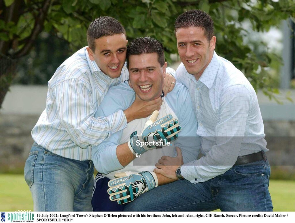 19 July 2002; Longford Town's Stephen O'Brien pictured with his brothers John, left and Alan, right, CIE Ranch. Soccer. Picture credit; David Maher / SPORTSFILE *EDI*