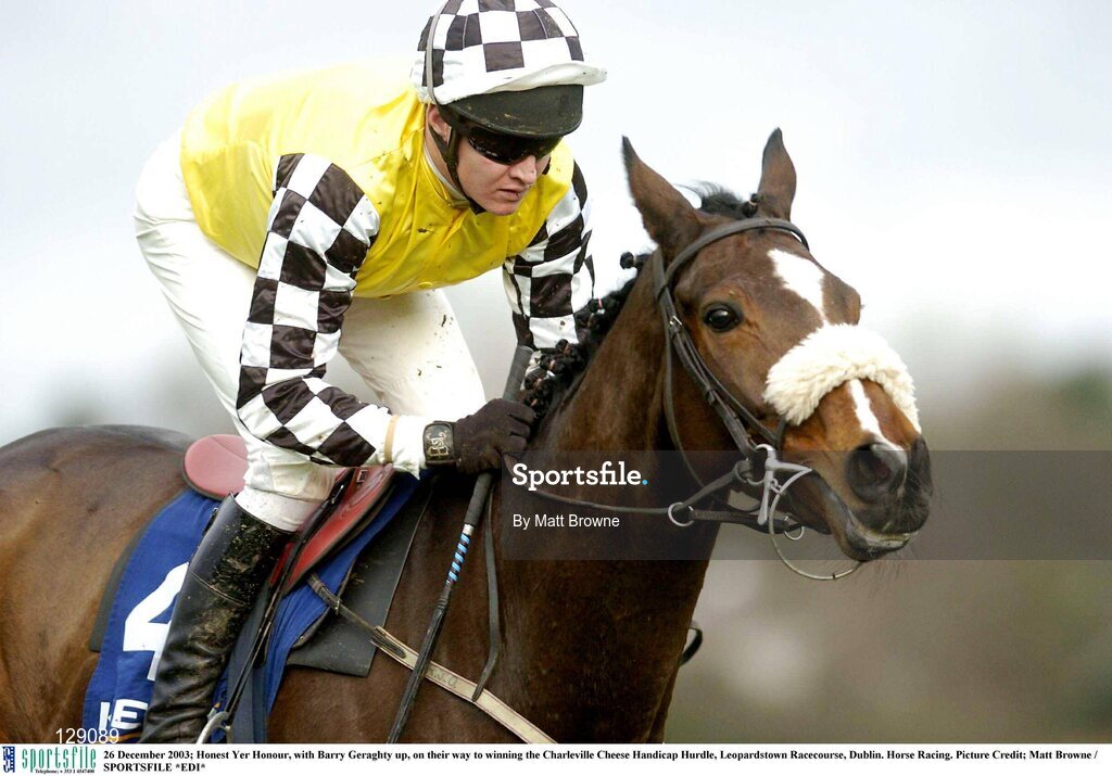 26 December 2003; Honest Yer Honour, with Barry Geraghty up, on their way to winning the Charleville Cheese Handicap Hurdle, Leopardstown Racecourse, Dublin. Horse Racing. Picture Credit; Matt Browne / SPORTSFILE *EDI*