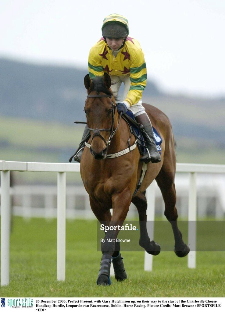 26 December 2003; Perfect Present, with Gary Hutchinson up, on their way to the start of the Charleville Cheese Handicap Hurdle, Leopardstown Racecourse, Dublin. Horse Racing. Picture Credit; Matt Browne / SPORTSFILE *EDI*